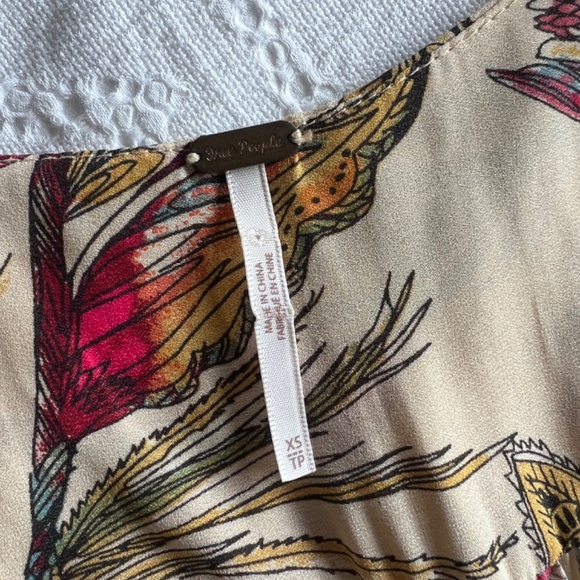 Free People v neck bohemian long shirt, XS fits medium - Picture 5 of 5